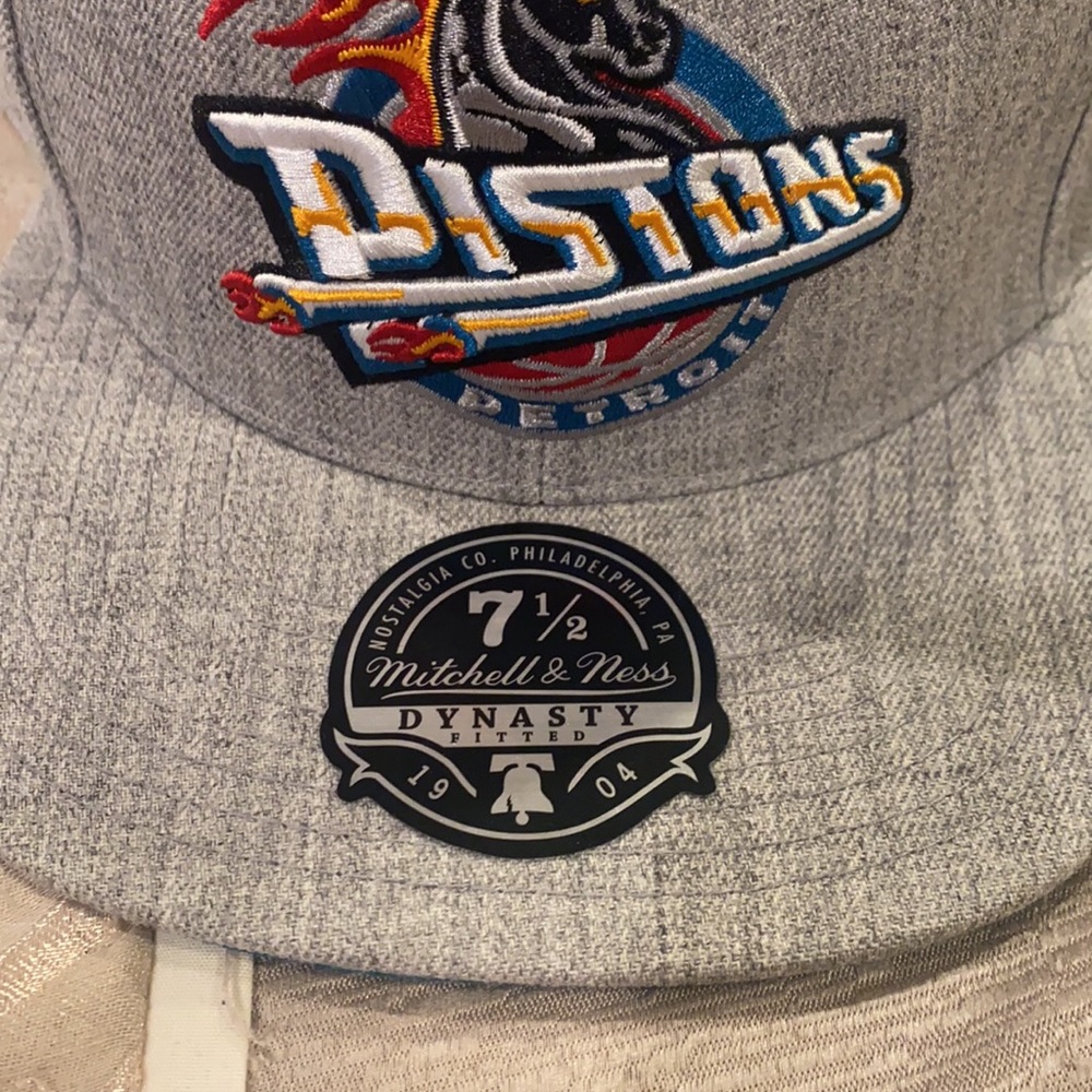 Brand new Detroit Pistons Heather Classic Red hat - Picture 4 of 5
